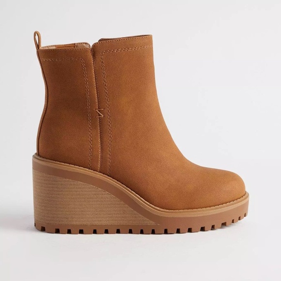 Torrid Cognac Platform Wedge Bootie NWT Size 10W - Picture 2 of 5